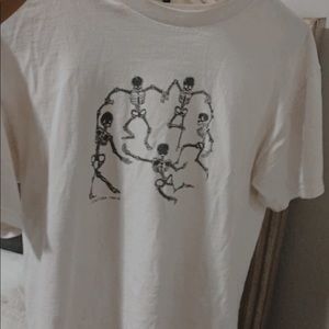 BRANDY MELVILLE GRAPHIC TEE SOLD